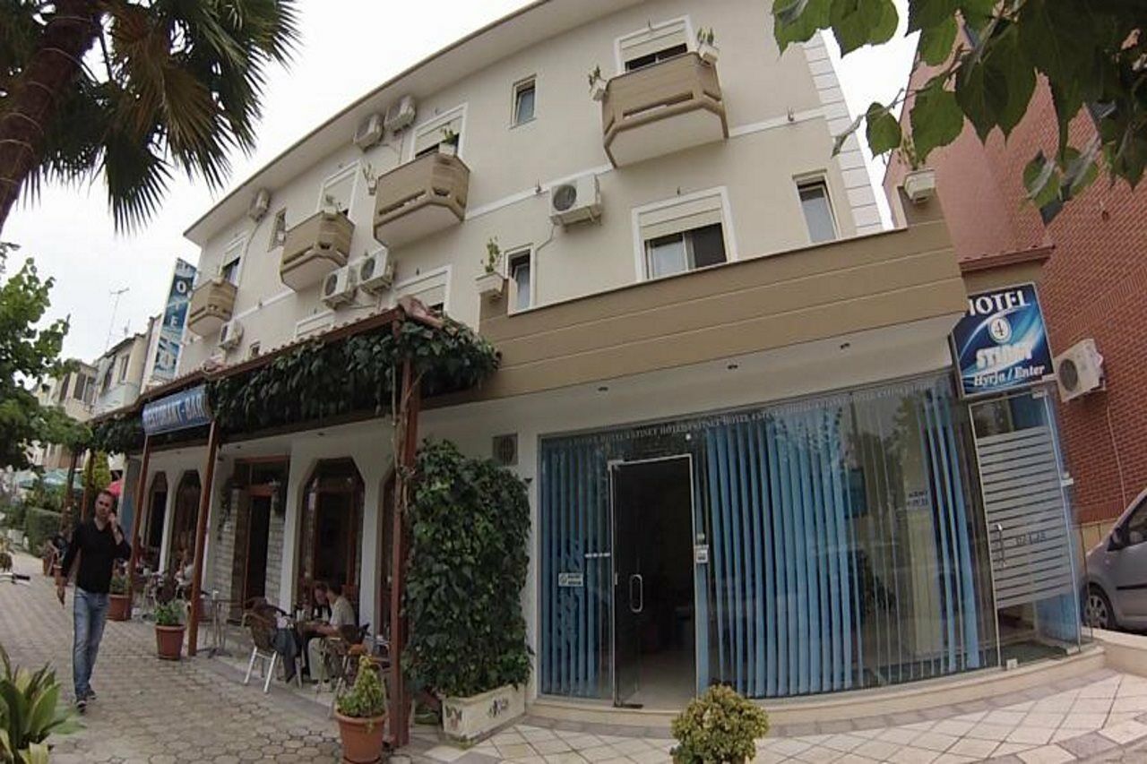 Hotel 4 Stinet Вльора Екстер'єр фото
