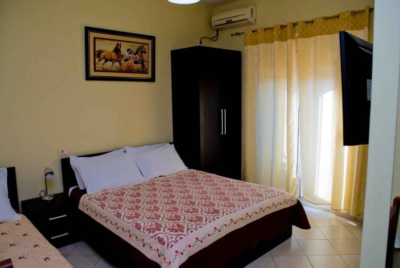 Hotel 4 Stinet Вльора Екстер'єр фото